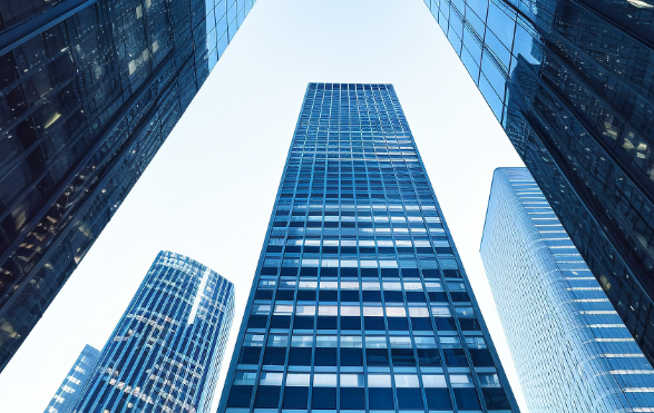 爱普生与NEC工程投影机性能对比及会议室选型建议